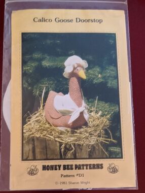 Vtg Honey Bee Sewing Pattern Calico Goose Doorstop Pattern